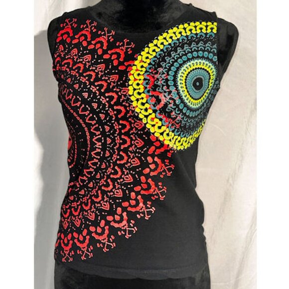 Coline Sleeveless T-Shirt, Kaleidoscope Pattern on Black, Size Small - Picture 4 of 7
